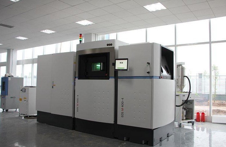 激光選區(qū)熔化設備加工鈦合金構件場景